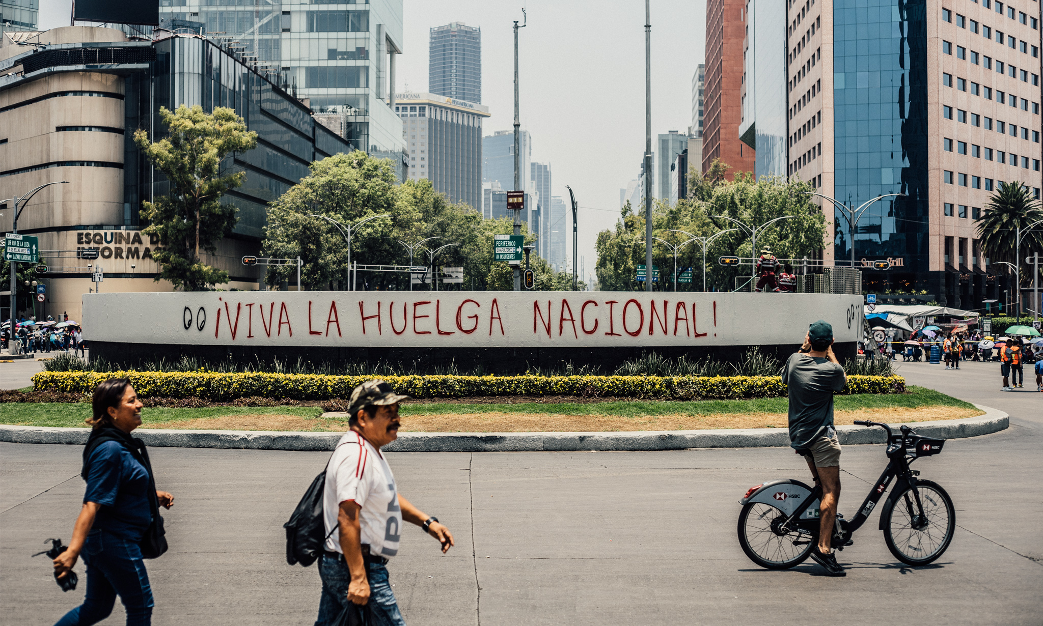 CNTE BLOCKS ROADS IN MEXICO CITY