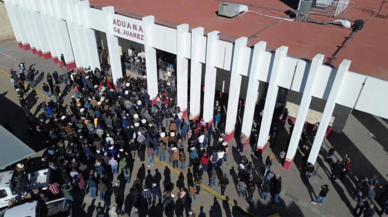 Mexican Farmers Occupy US Border Crossing, Protesting Agricultural Policy