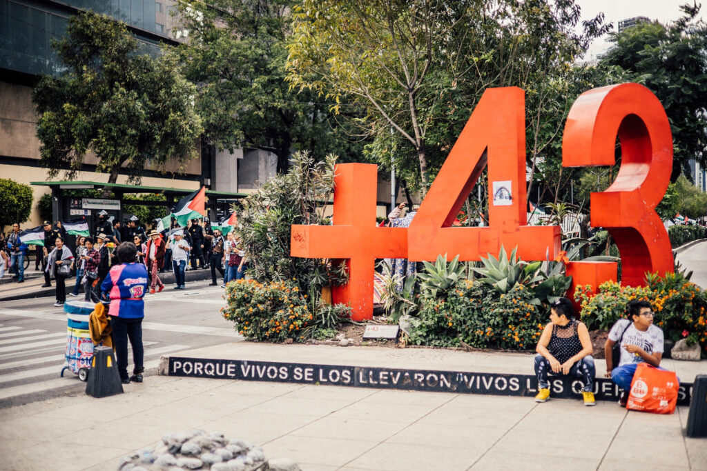 Fears Anti-Monuments Could be Removed in Mexico City Before World Cup