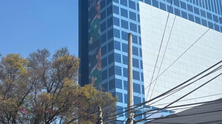 Wrap-Around Ads Reappear in Mexico City Despite Ban