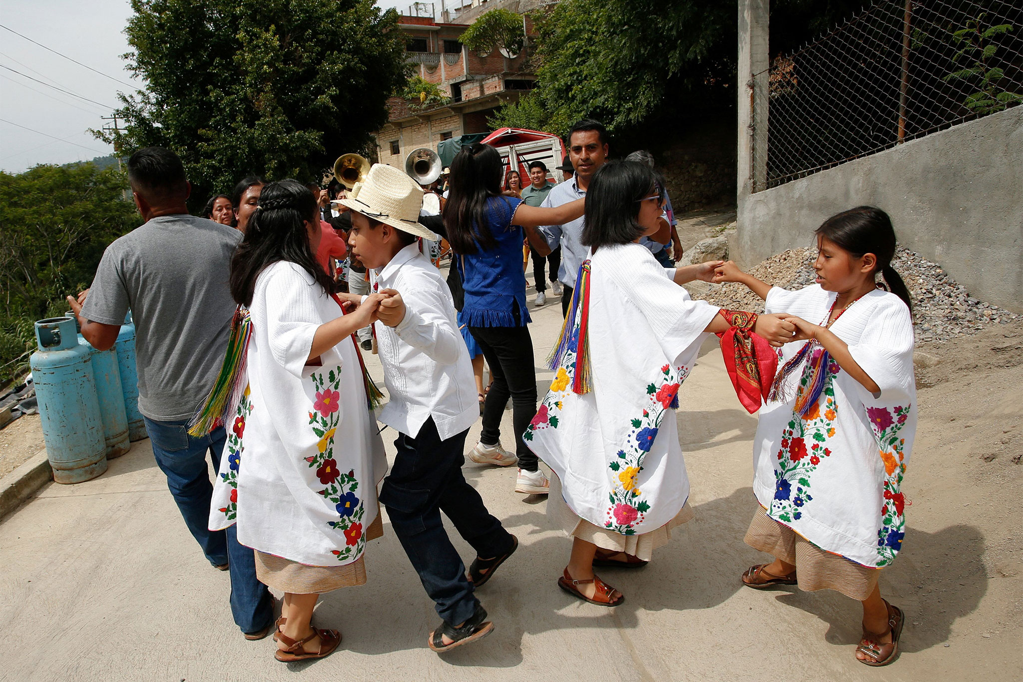Zapotec Community in Oaxaca Strengthens Defense of its Cultural Heritage After Dispute with Adidas Over Appropriation
