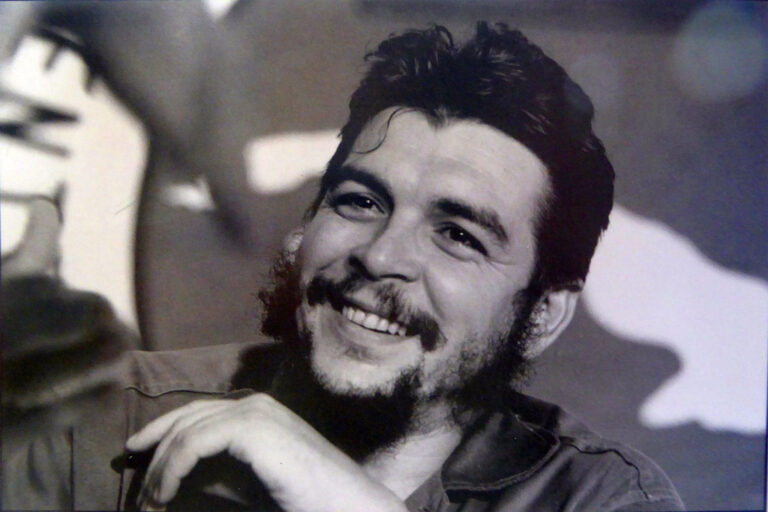 Che Guevara: We Can Give Our Blood to any American Homeland