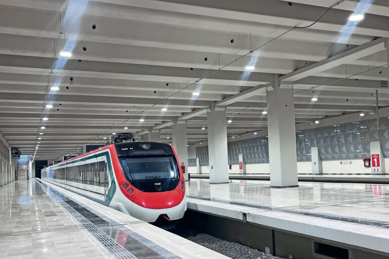 President Sheinbaum Inaugurates Train to AIFA