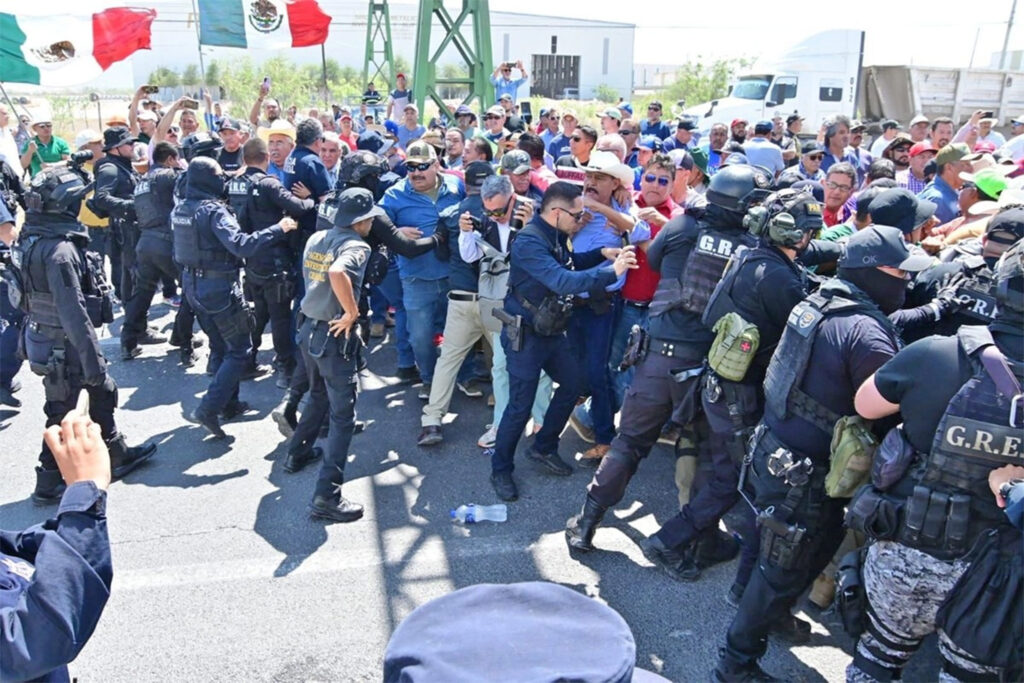 Coahuila State Police Attack, Disperse Protest by Workers from AHMSA Steel Company