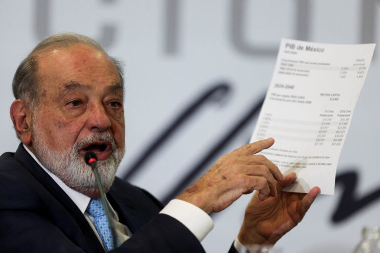 Billionaire Carlos Slim’s Telcel Illegally Charges 135,000 Customers for “AI Service”