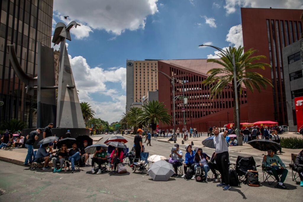 CNTE Will Again Block Reforma, from the Ángel to El Caballito