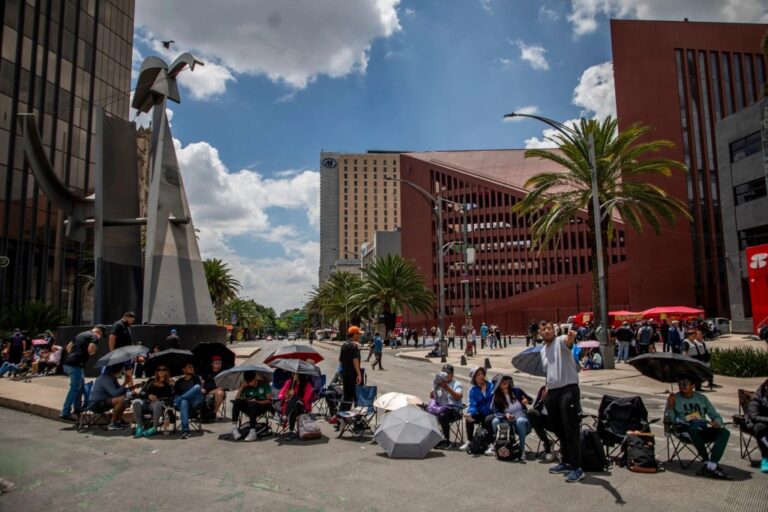 CNTE Will Again Block Reforma, from the Ángel to El Caballito