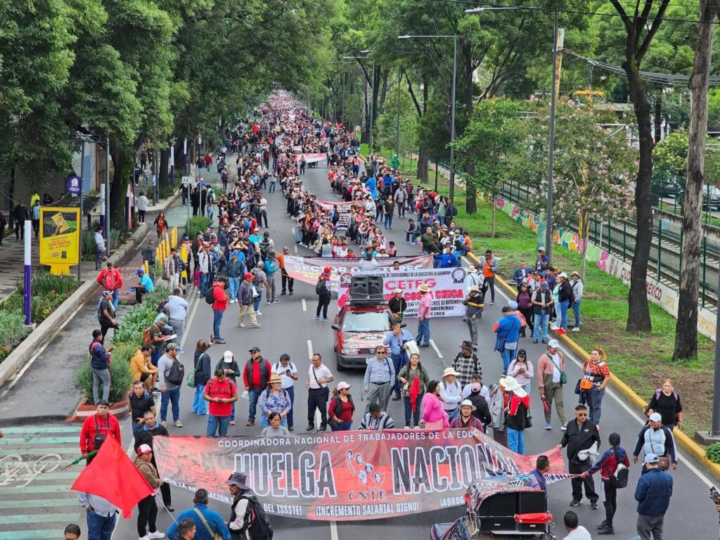 CNTE Marches in Chiapas to ‘Keep Up the Pressure’ for Repeal of Education Reform and ISSSTE Law