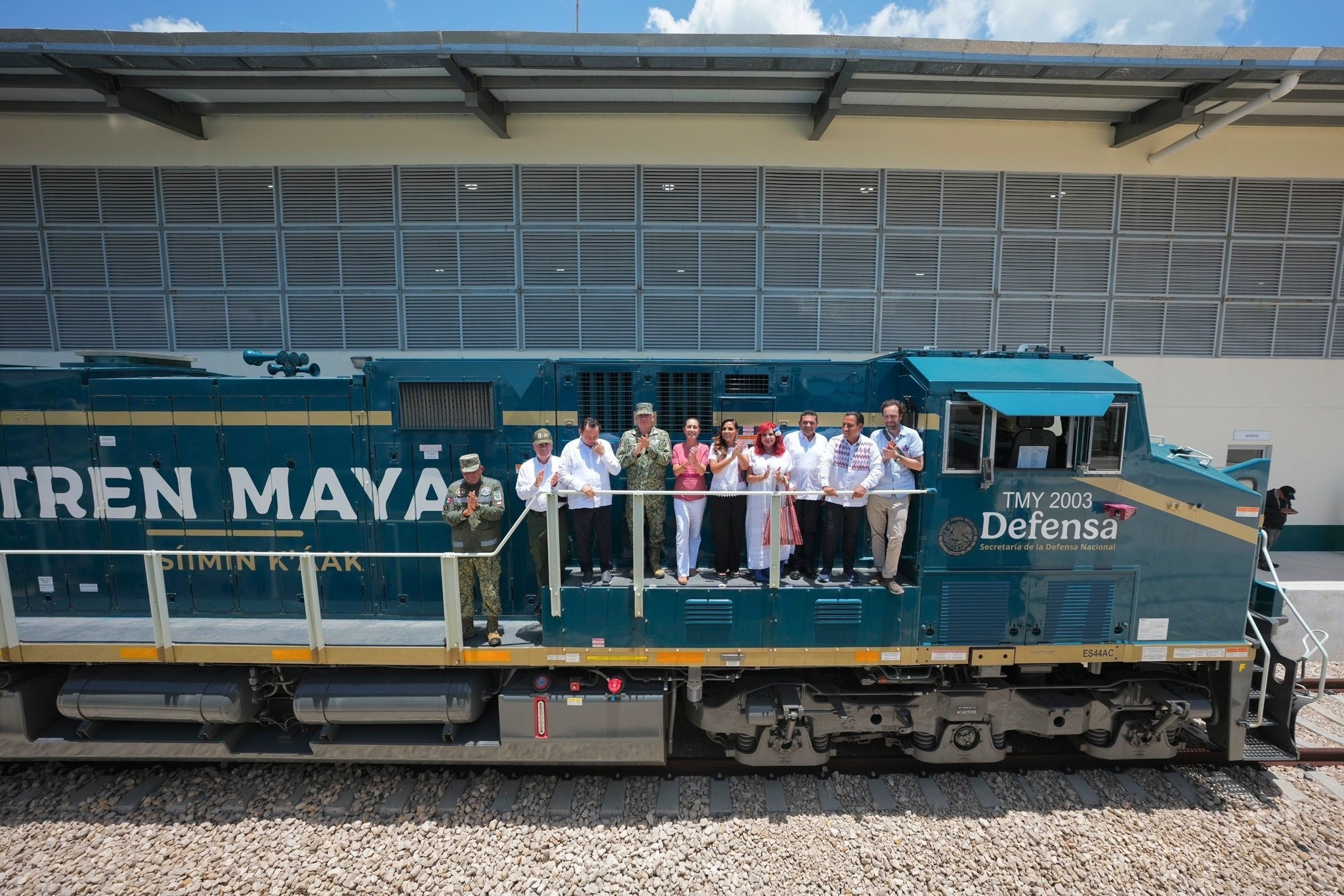 Sheinbaum Supervises the Cargo Maya Train Before Traveling to the World Cup Final