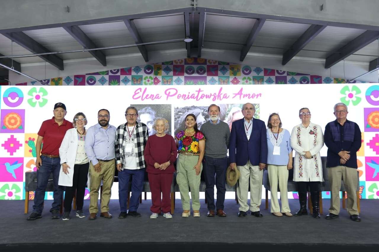 Guests under the Elena Poniatowska Amor sign