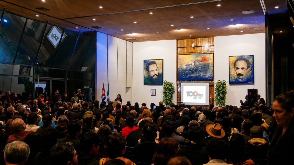More Than 500 People Commemorate the Centenary of Fidel Castro’s Birth at the Cuban Embassy in Mexico