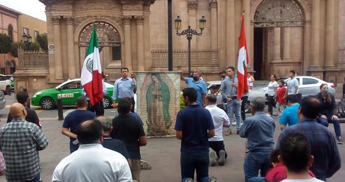 Members of Mexican far-right traditionalist organizations