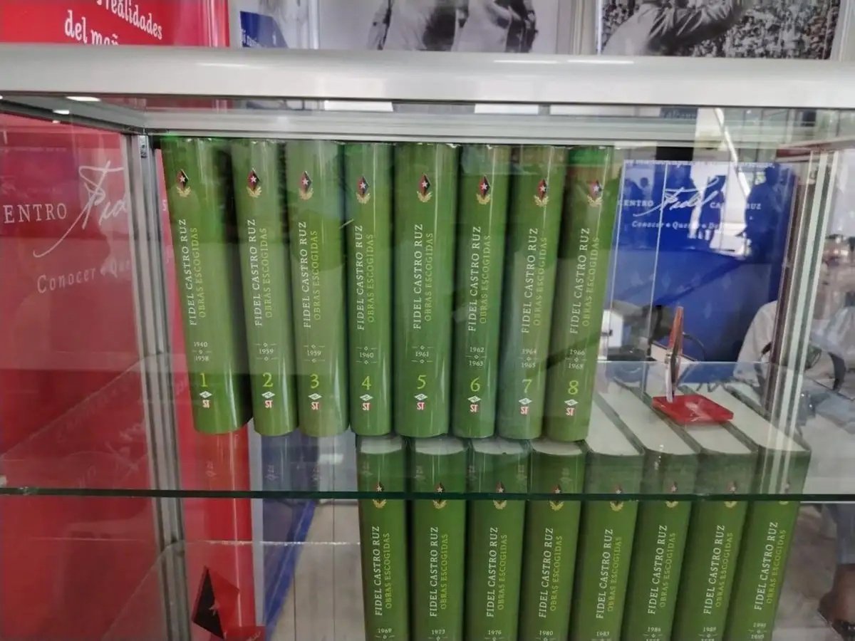 The 23 volumes of the Selected Works of Fidel Castro on display