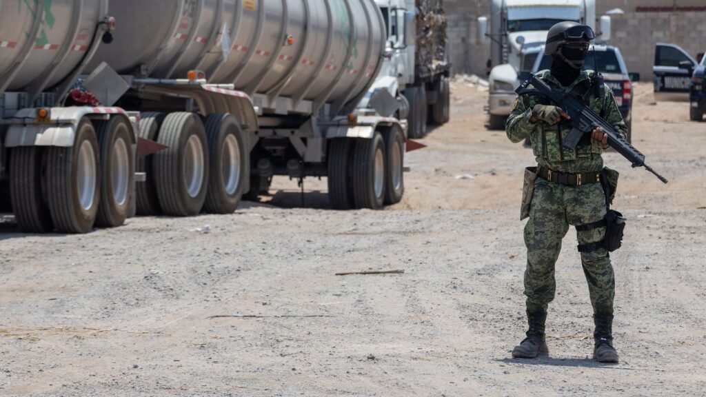 Nearly 700,000 Liters of Stolen Fuel Seized in Nuevo León and Tamaulipas