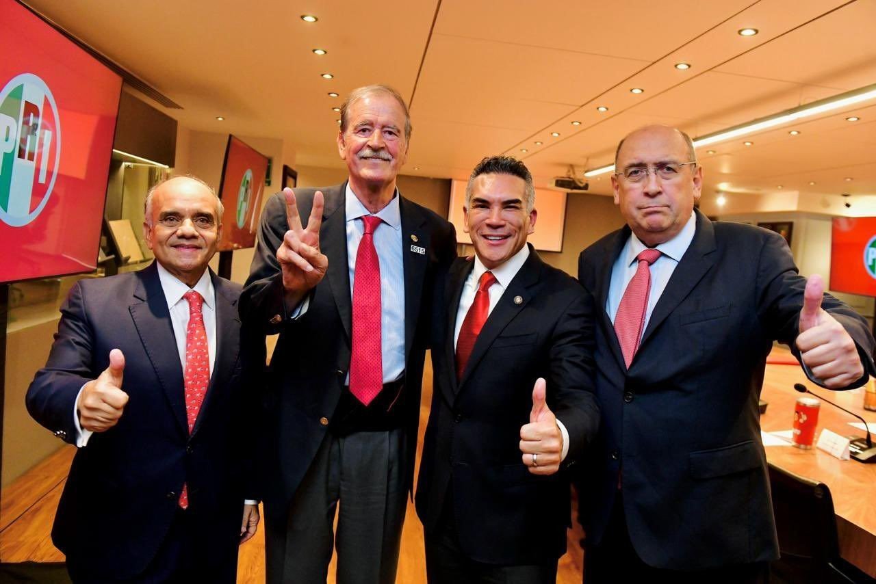 Vicente Fox at the PRI national headquarters