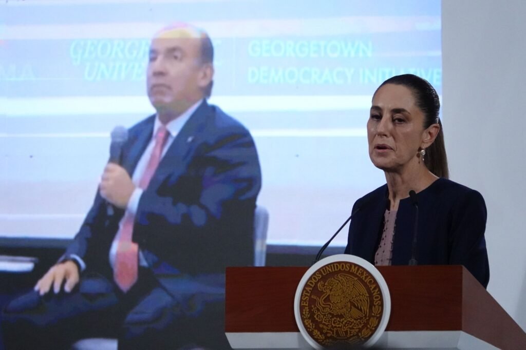 Sheinbaum Mocks Calderón: “It Would Be a Gem for Him to Talk About Democracy”