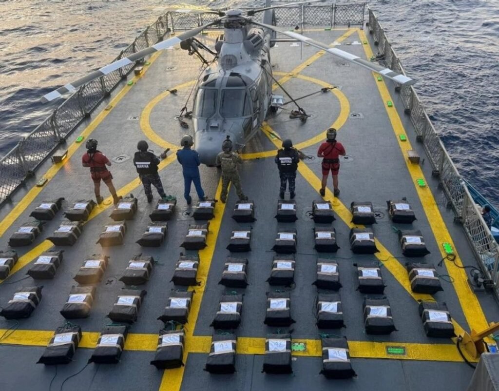 US and Mexican Navy Seize More Than 1,200 Kilos of Cocaine off Oaxaca’s Coast; 6 Detained