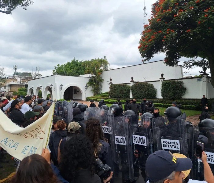Residents of the Guadalajara Metropolitan Area march to demand clean water